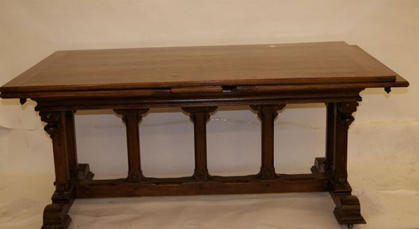 Tavolo rettangolare in legno con prolunghe a tiro gambe a colonna su rotelle, cm 164x100x74