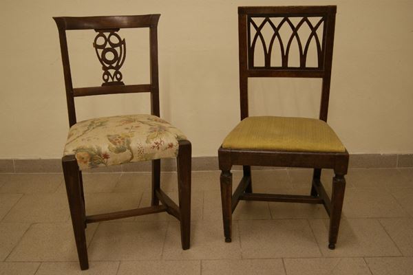 Due sedie, sec. XIX, in legno con schienale traforato, mancanze