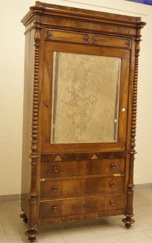 Armadio, Toscana sec. XIX, in noce, ad uno sportello con specchio e due cassetti, cm 104x53x193, difetti