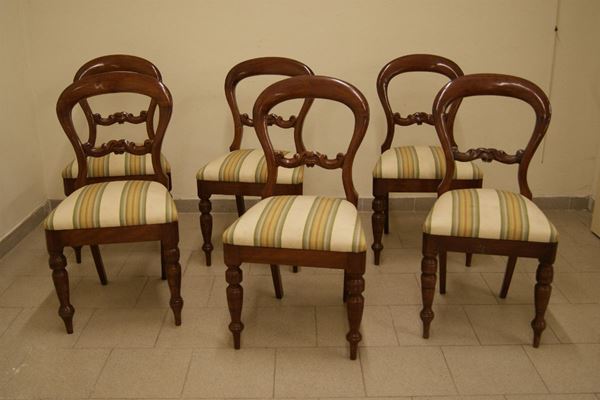 Sei sedie, Inghilterra inizi sec. XX, in mogano con spalliere sagomate ,sedute imbottite e ricoperte in stoffa a righe