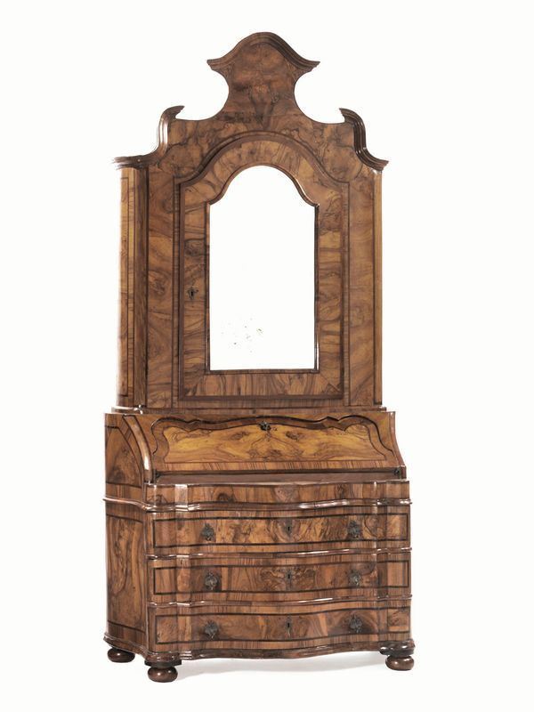 Lume da terra, in stile '700, in legno laccato e dorato con paralume, alt. cm 196