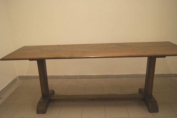 Tavolo fratina, sec. XX, in abete con gambe a colonna e traversa, cm 220x67x80