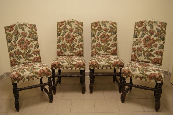 Quattro sedie, Italia centrale sec.XVIII, a rocchetto in noce ricoperte in tessuto a fiori