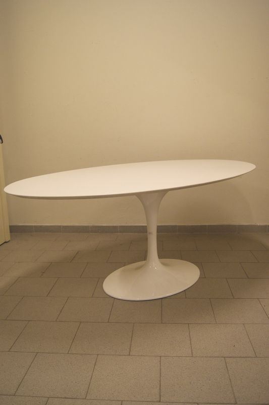 Tavolo ovale, in legno laccato bianco, con base in metallo, cm 200x120x73