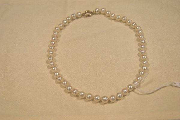 Collana di perle coltivate con fermatura in oro