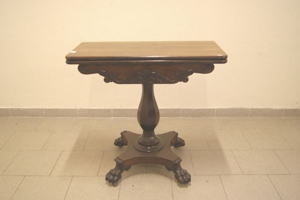 Tavolo da gioco, sec. XIX, in legno, apribile con panno rosso, gamba centrale su base sagomata, cm 82x41x78