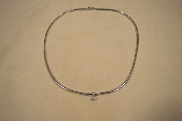 Girocollo in oro bianco con brillante, ct. 0,10