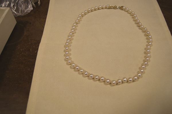 Collana in perle coltivate, fermatura oro