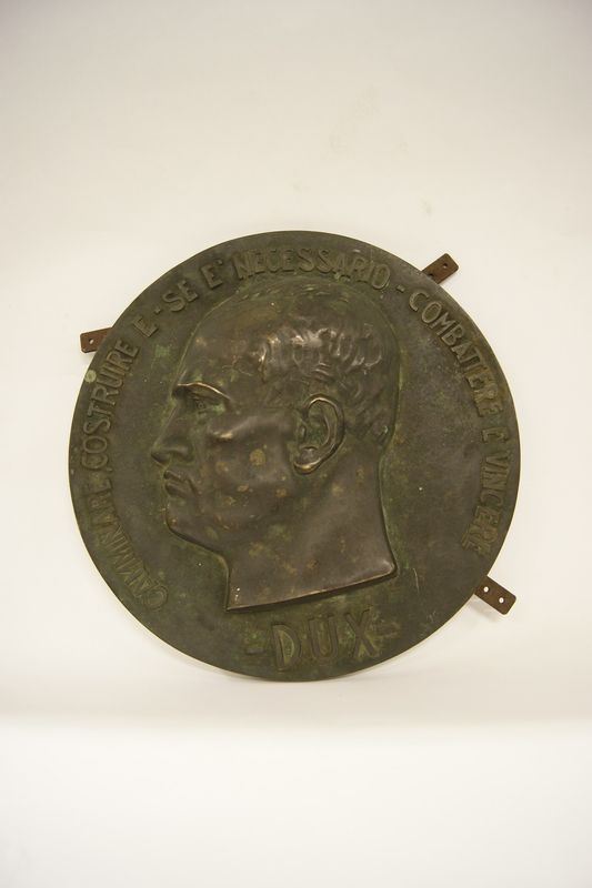 Altorilievo, anni '30, DUX, in bronzo, con iscrizioni, diam. cm 43