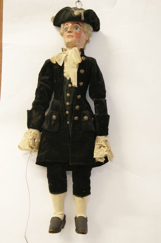 Marionetta, inizi sec. XX, in legno, alt. cm 78, danni