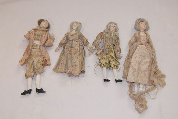 Quattro piccole marionette, inizi sec. XX, in legno, due di cm 37 e due di cm 30