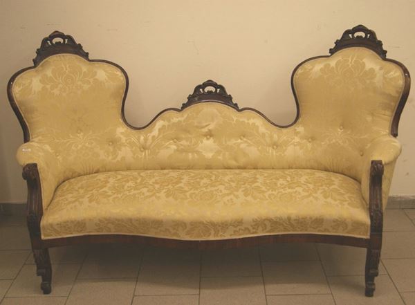 Divano, Luigi Filippo sec.XIX, in legno sagomato e intagliato con stoffa damascata gialla, cm 192x73x111