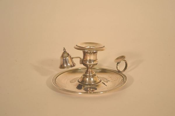 Bugia, fine sec. XIX, in metallo argentato con spegnimoccolo  estraibile, alt. cm 8,5 circa