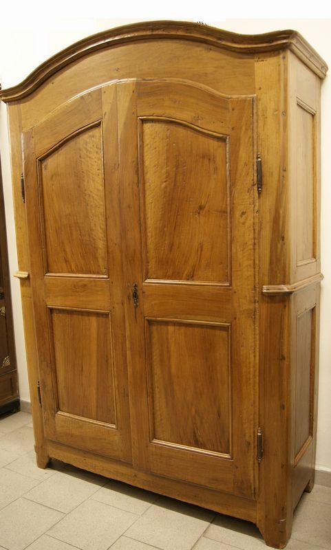 Armadio, Piemonte, fine sec. XVIII- inizi sec. XIX, a due ante sformellate,   cm 144x53x195  - Asta Decorazione di interni - Poggio Bracciolini Casa d'Aste