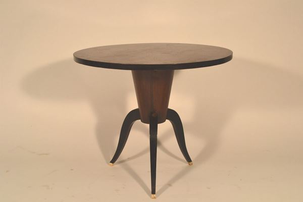 Tavolino, anni '30, piano circolare su fusto a tripode, diam. cm 71, alt. cm 60