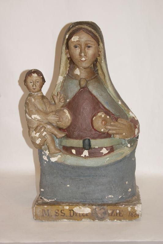 Scuola italiana, sec. XIX MADONNA SANTISSIMA DELLE GRAZIE scultura di stucco smaltato, cm60x34 datata 1887, difetti e mancanze