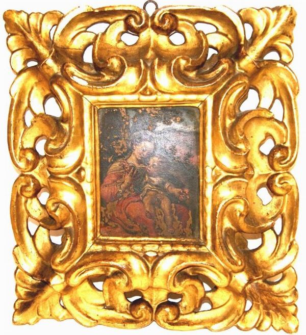 Scuola italiana, sec. XVII MADONNA CON BAMBINO dipinto ad olio su rame, cm 40x36 in cornice dorata e intagliata, cadute di colore  - Asta Decorazione di interni - Poggio Bracciolini Casa d'Aste