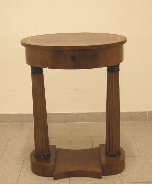 Tavolino, Biedermeier, sec. XIX, in noce filettato, con gambe scanalate, un cassetto, cm 58x42x80