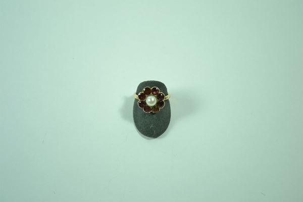 Anello in oro rosa a margherita con perla ed ametiste, gr. 4