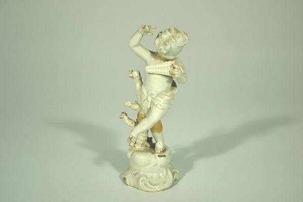 Piccola statuina, fine sec. XIX, in ceramica bianca invetriata modellata a putto musicante poggiante su ramo d'albero, base circolare ornata da volute, alt. cm 14, danni e restauri