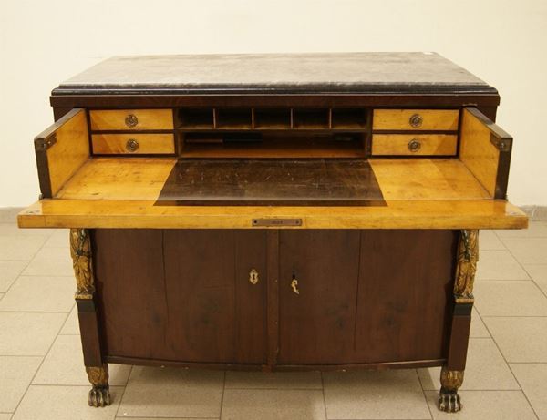 Credenza, Impero, sec. XIX, in mogano, con laterali intagliati a figure, cassetto con scarabattolo, piano in marmo, cm 109x59x93,5