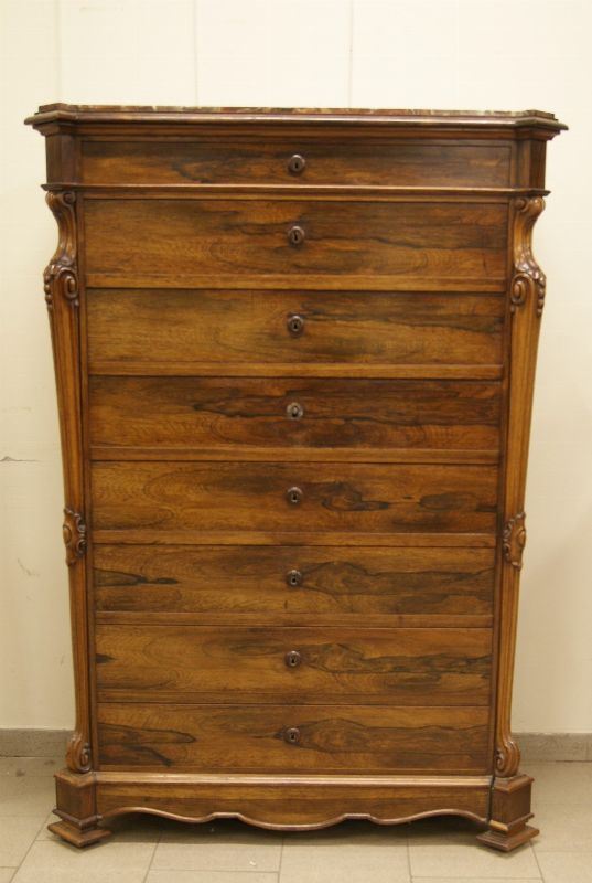 Cassettiera, Italia meridionale, sec. XIX, in palissandro, a otto cassetti, piano in marmo, laterali con colonne intagliate, cm 110x55x165