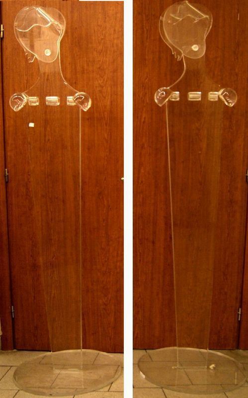 Coppia di manichini, anni '80, in plexiglass, cm 200 circa, difetti