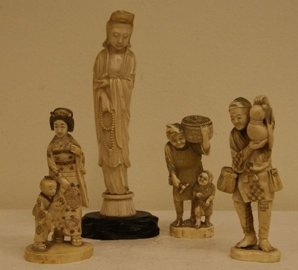 Quattro sculturine, sec. XX, PERSONAGGI, in avorio(4)