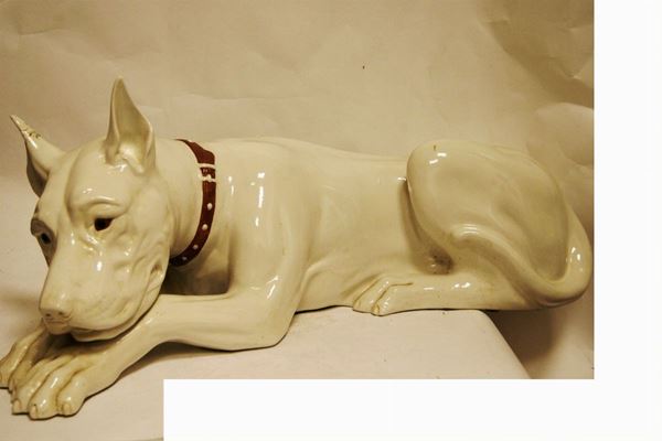 Scultura in ceramica CANE reca sul retro etichetta: designer Fornasetti, presenza di restauri, cm 83x28  - Asta Arredi, oggetti d'arte, mobili antichi e argenti - Poggio Bracciolini Casa d'Aste