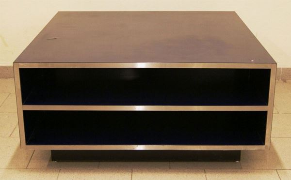 Tavolino, anni '70, design Willy Rizzo, in legno e laminato, due vani nel sottopiano, cm 100x100x47