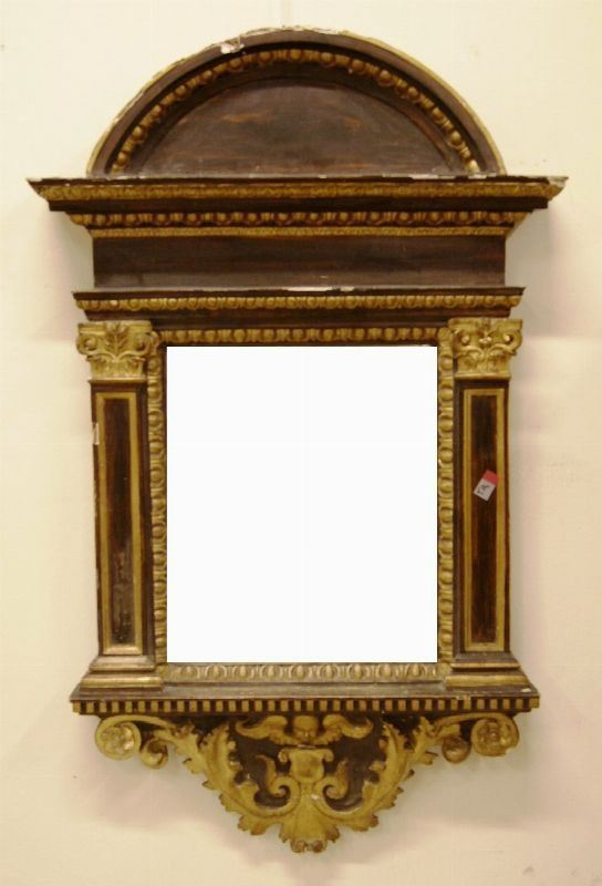 Cornice a tabernacolo, Toscana, sec. XIX, in legno, laccata e dorata, cm 140x82
