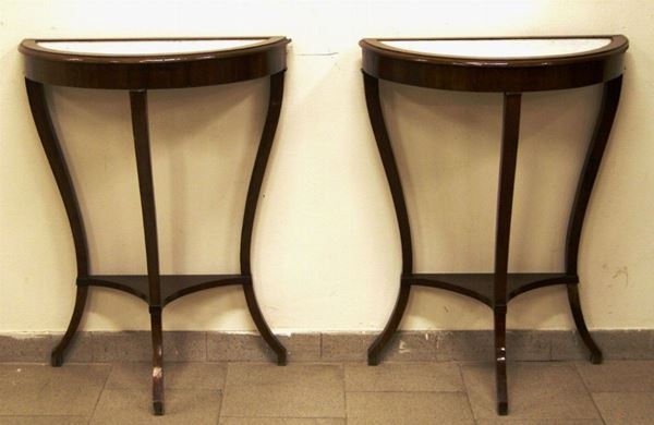 Coppia di consolle, in stile Direttorio, con marmo incassato, cm 64x32x85(2)