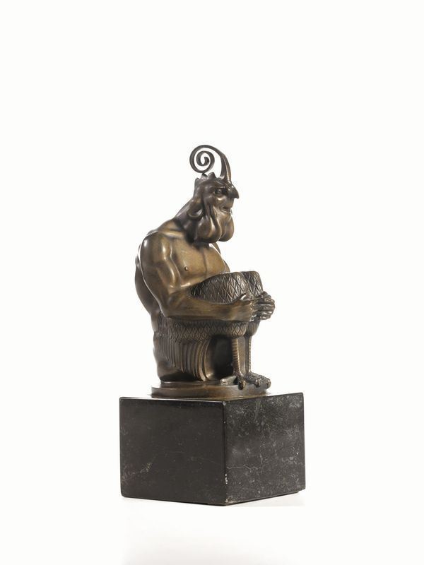 Piccola scultura, Josef Humplik, (1888-1958), sec. XX, in bronzo modellato  a figura fantastica con testa e gambe di gallo con torso virile, base in    marmo nero, firmata, alt. cm 20,5