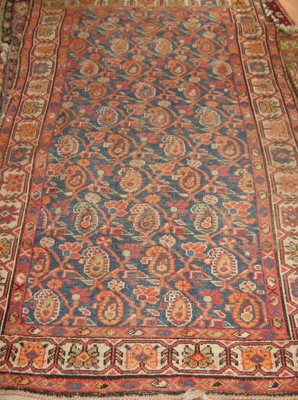 Tappeto fondo blu con decoro a bothÃ¨ rossi, cm 131x213