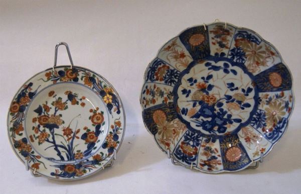 Due piatti, Cina, sec. XVIII, diam. cm 22 e cm 27 (2)
