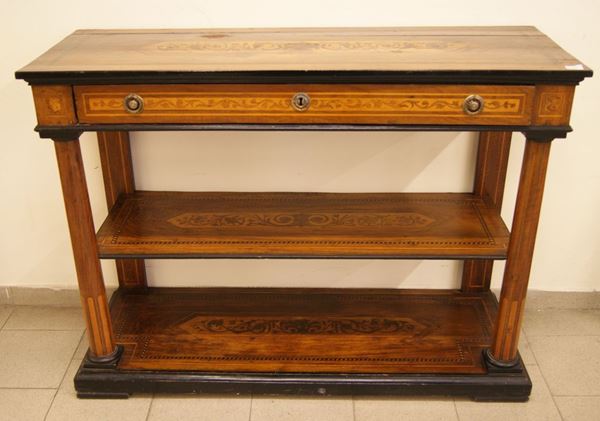 Console, Italia centrale, sec. XIX, in noce intarsiato, sorretta da colonne anteriori, due sottopiani, un cassetto, cm 135x49x100, difetti e mancanze
