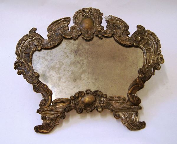 Cartagloria, sec. XVIII, in ottone argentato e sbalzato, con specchio di epoca posteriore