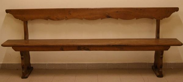 Panca, Toscana, sec. XVII, in noce, cm 238x39x90