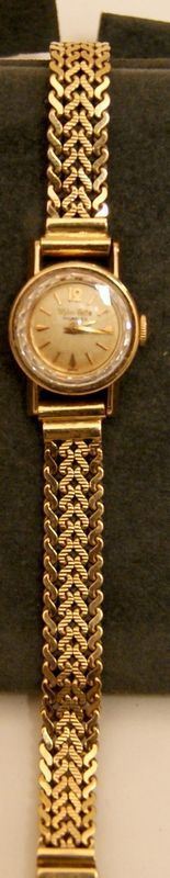 Orologio da polso per signora Wyler Vetta, con cassa e cinturino in oro giallo, gr. 26