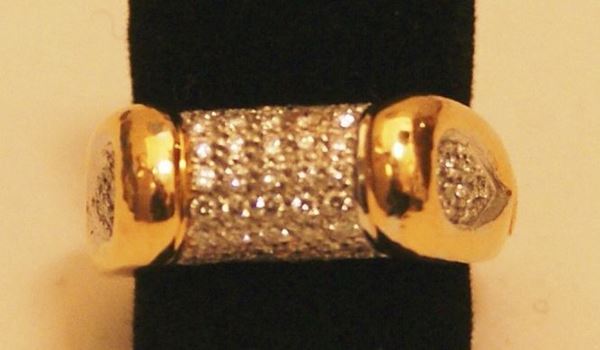 Anello, in oro giallo, con brillantini, marcato Torrini, gr. 10