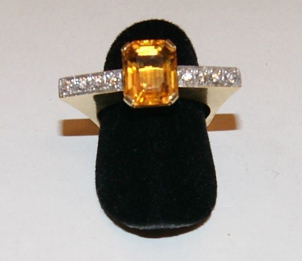 Anello, in oro giallo, con quarzo citrino e brillantini, marcato Torrini, gr. 12