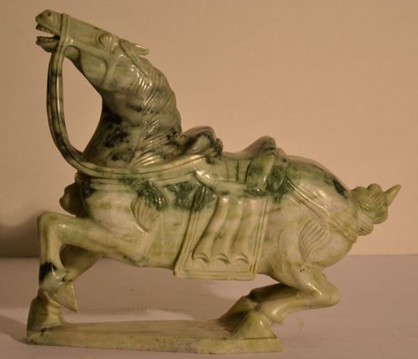 Soprammobile in giada modellato a cavallo  - Asta Antiquariato, Collezionismo & Gioielli - Poggio Bracciolini Casa d'Aste