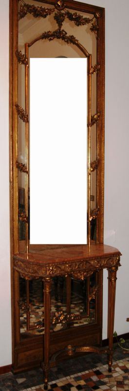 Console, Italia centrale, primi sec. XX, in legno intagliato e dorato, con sovrastante specchiera, piano in marmo, cm 80x284x40  - Asta Antiquariato, Collezionismo & Gioielli - Poggio Bracciolini Casa d'Aste