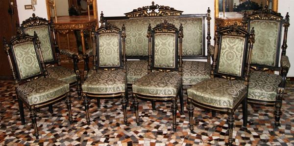 Salotto, Italia centrale, primi sec. XX, in legno intagliato e laccato nero-oro, composto da divano, due poltrone e quattro sedie (7)