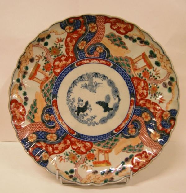 Piatto Imary, inizi sec. XX, in maiolica decorata, diam. cm 37
