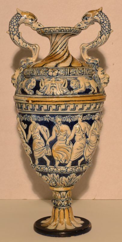 Vaso, Molaroni, Pesaro, sec. XX, in ceramica decorata a rilievo ad animali  e figure in abiti classici, alt. cm 59, danni