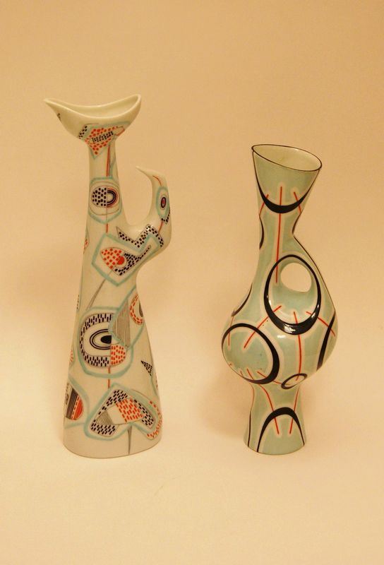 Due vasetti, sec. XX, in porcellana, a decorazioni policrome (2)