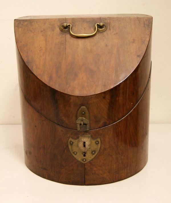 Scatola portaposate, sec. XIX, in noce, cm 37x25x41