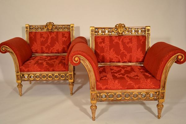 Coppia di poltrone, in legno intagliato e dorato, cartelle, sedili e braccioli rivestiti (2)  - Asta Antiquariato, Collezionismo & Gioielli - Poggio Bracciolini Casa d'Aste