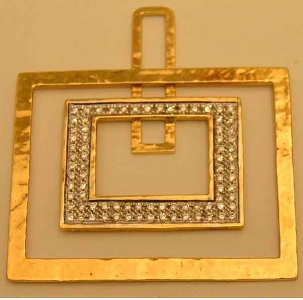 Pendente in oro giallo e brillanti SQUARE, marcato Torrini, peso gr 17 brillanti 1,19 k